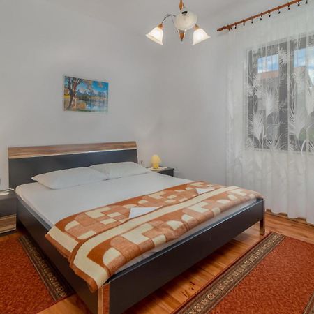 3 Bedroom Awesome Apartment In 诺维·维诺多尔斯基 外观 照片