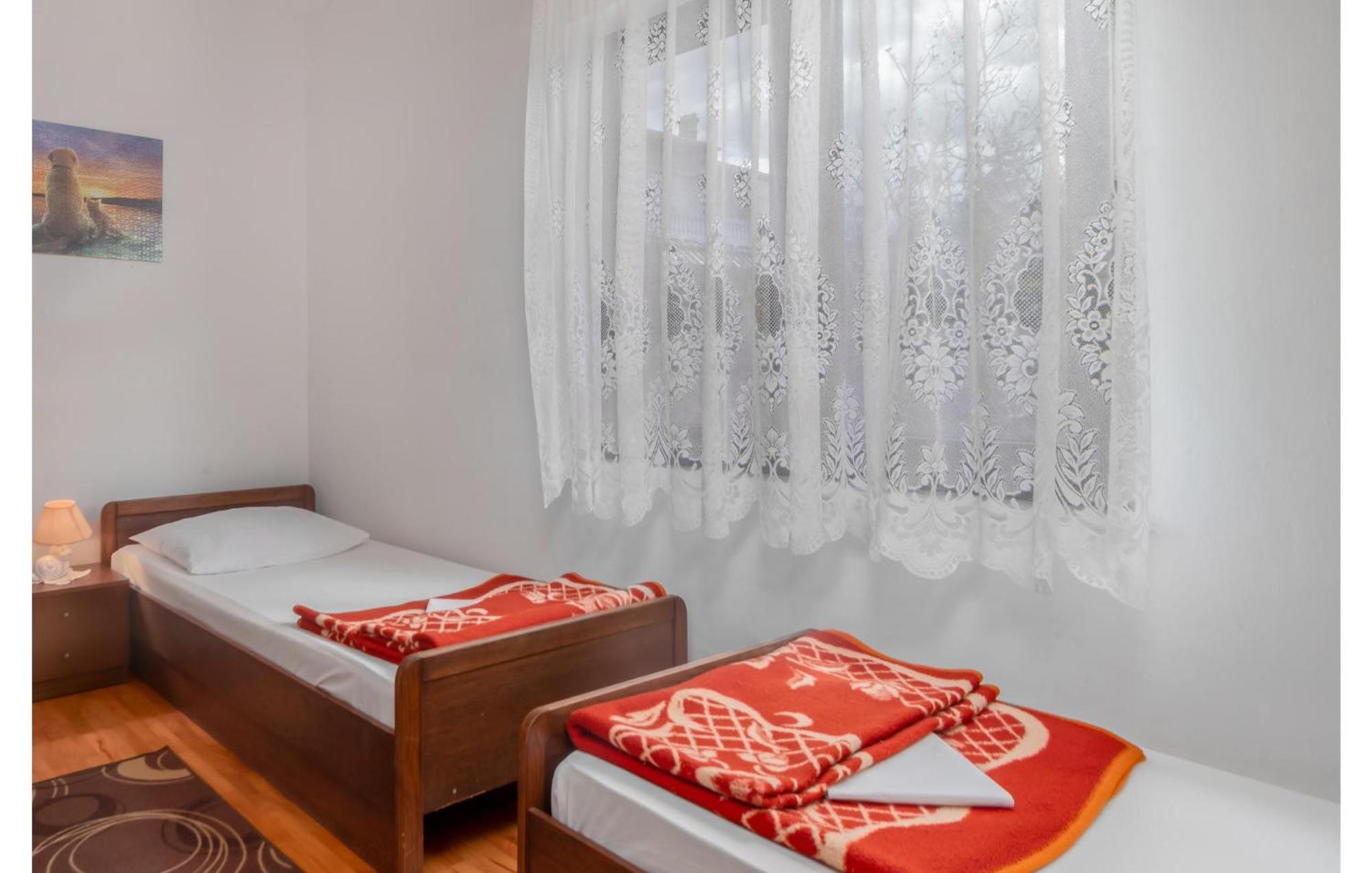 3 Bedroom Awesome Apartment In 诺维·维诺多尔斯基 外观 照片