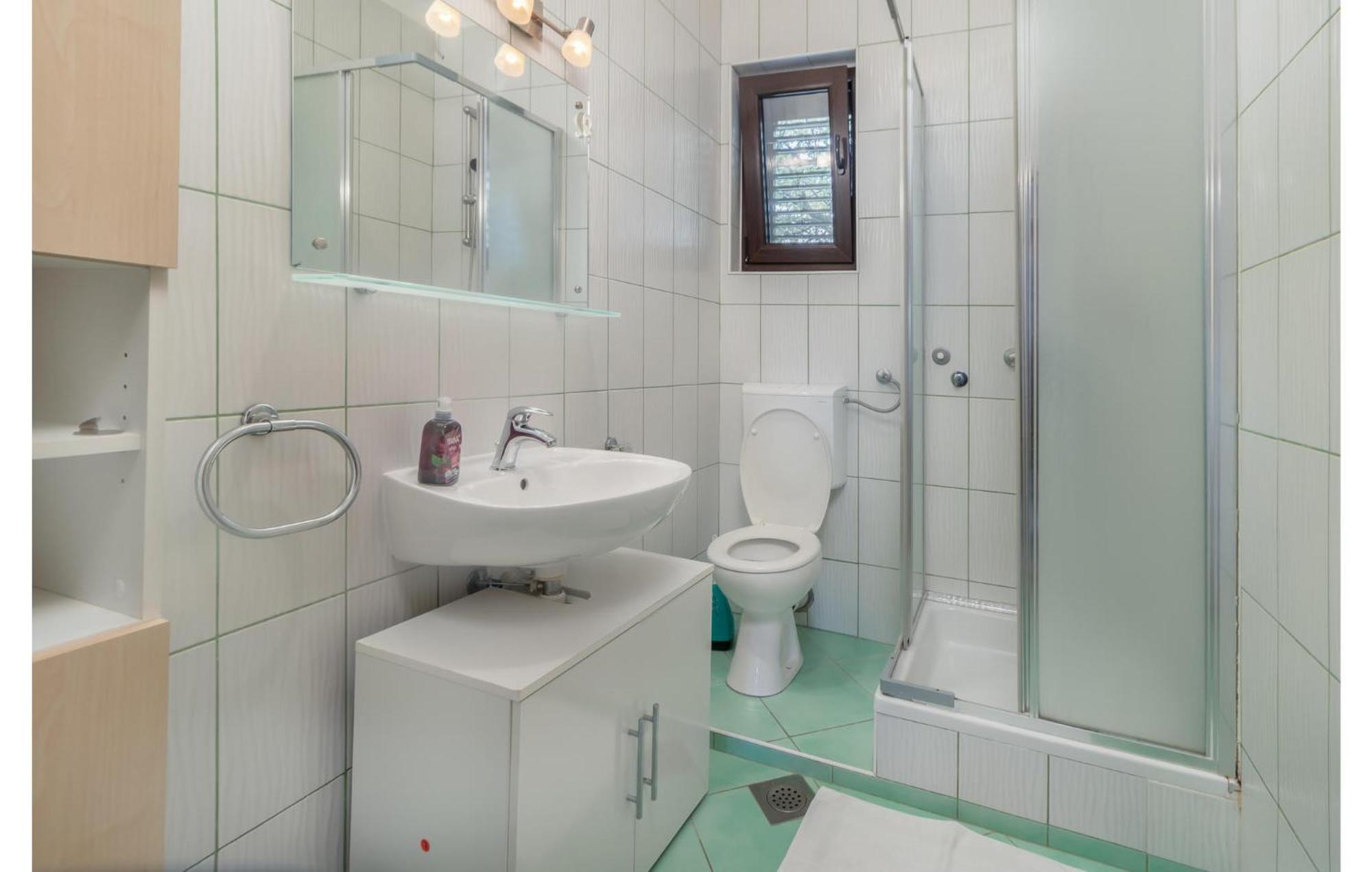 3 Bedroom Awesome Apartment In 诺维·维诺多尔斯基 外观 照片
