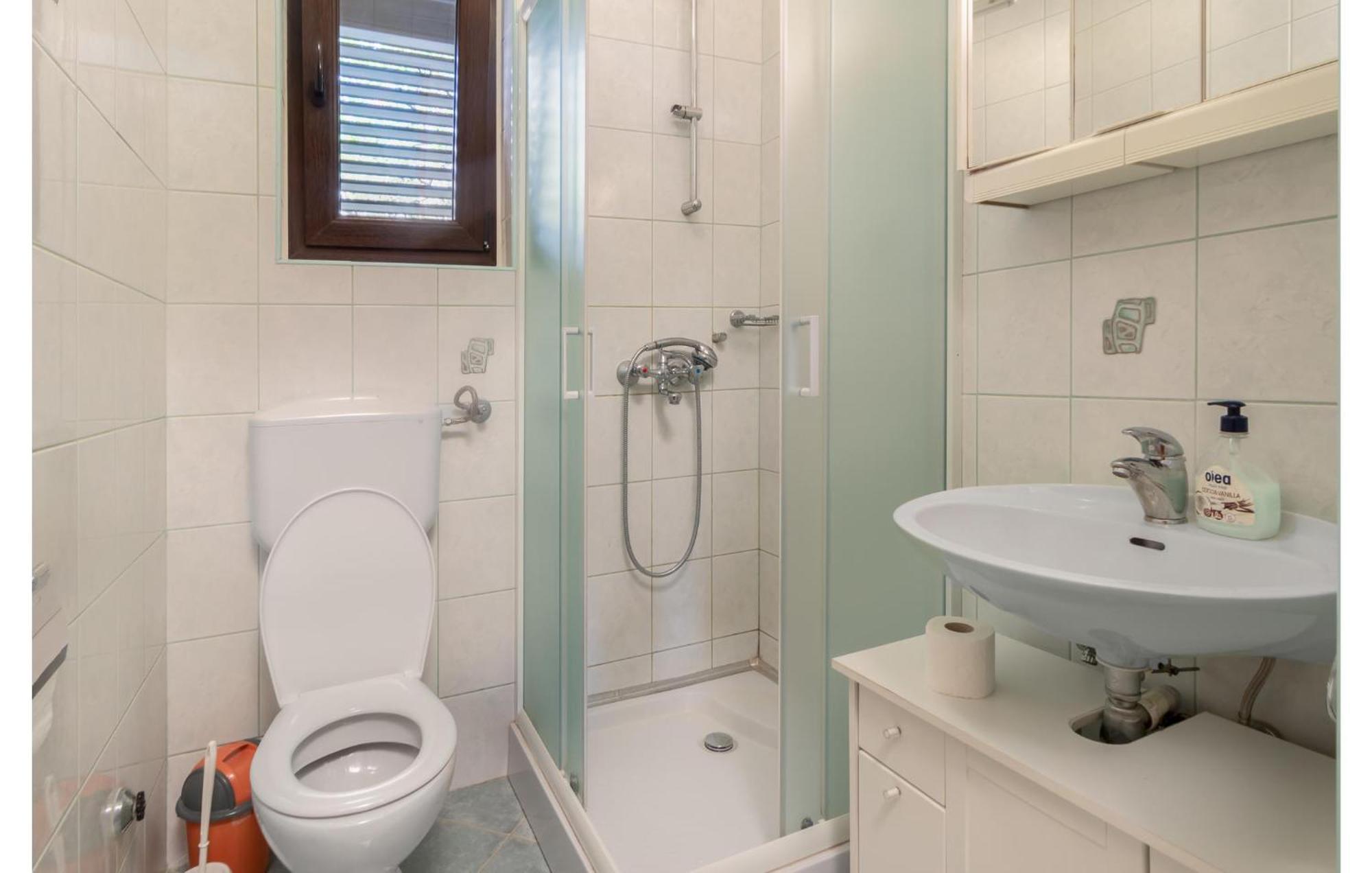 3 Bedroom Awesome Apartment In 诺维·维诺多尔斯基 外观 照片